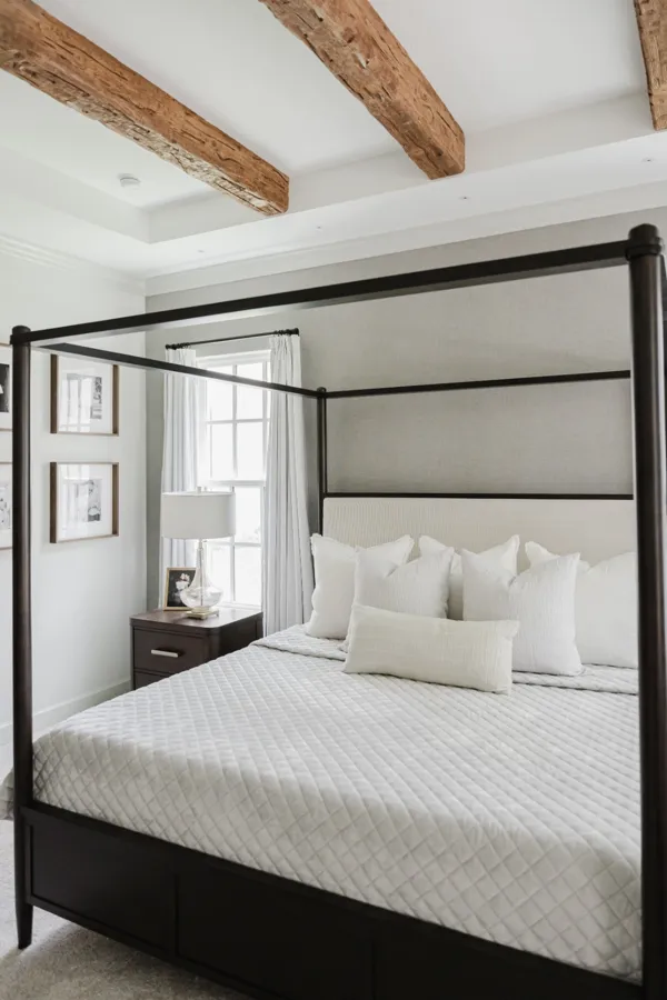 Warm wood and calm tones