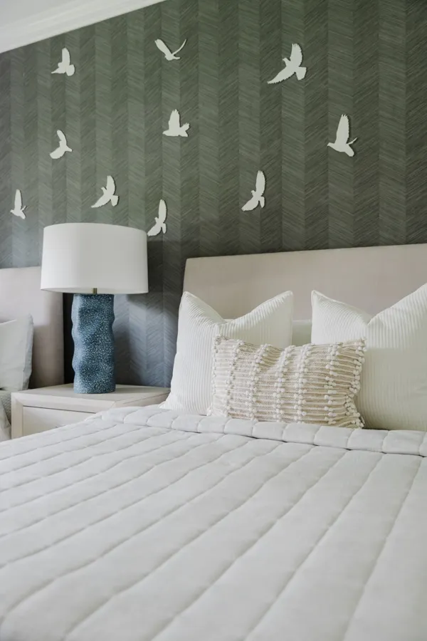 Bird-pattern bedroom wallpaper